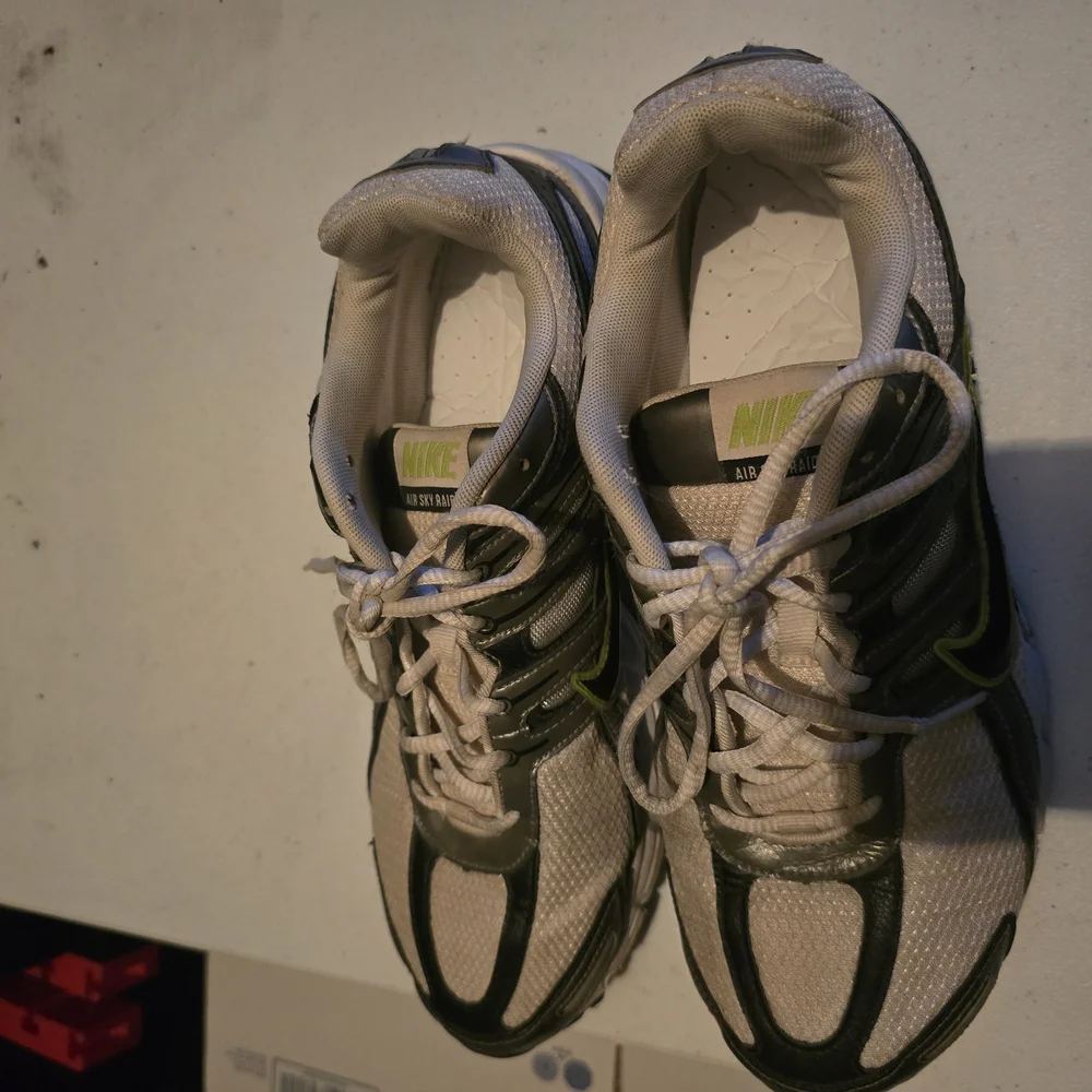 Nike White and Black Athletic Shoes‎ with Chunky Sole
